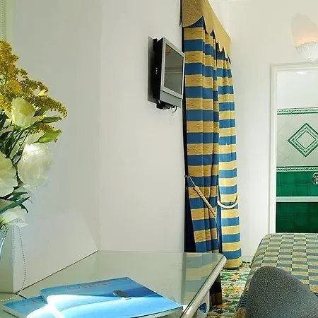 Gatto Bianco Otel Capri