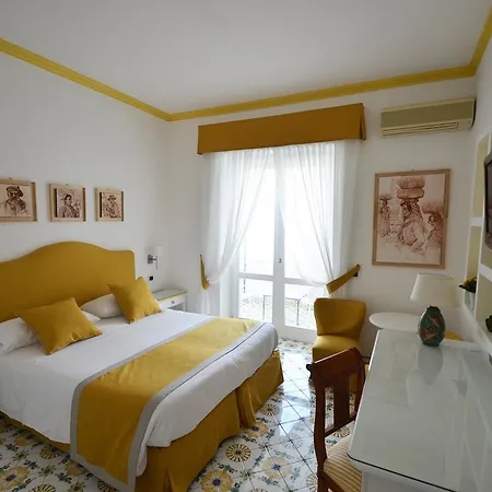 Gatto Bianco Otel Capri