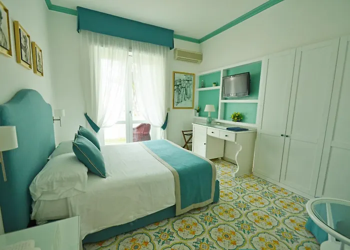 Gatto Bianco ホテル カプリ