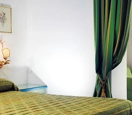 ألبيرغو غاتو بيانكو