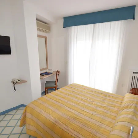 ألبيرغو غاتو بيانكو 4*