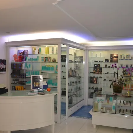 فندق ألبيرغو غاتو بيانكو كابري