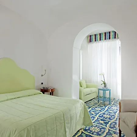 فندق ألبيرغو غاتو بيانكو 4*