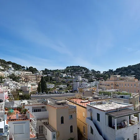 ألبيرغو غاتو بيانكو 4* كابري