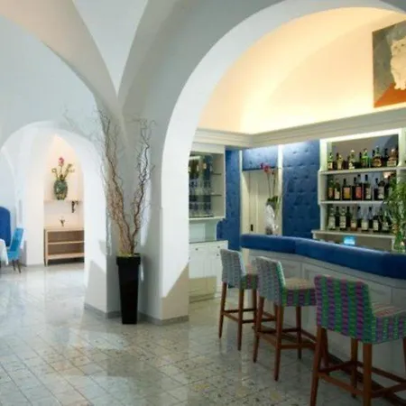 ألبيرغو غاتو بيانكو