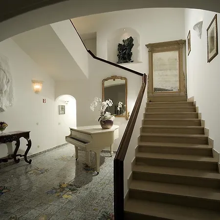 ألبيرغو غاتو بيانكو