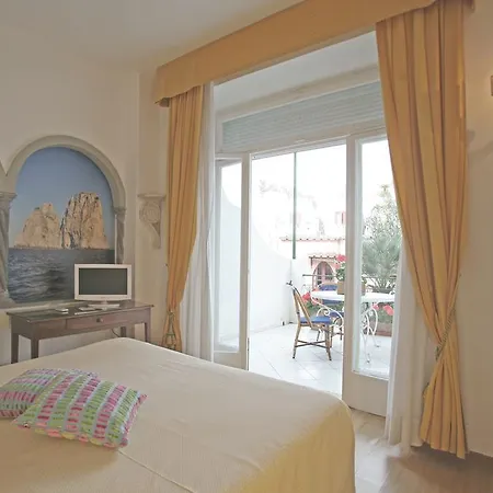 فندق ألبيرغو غاتو بيانكو 4*