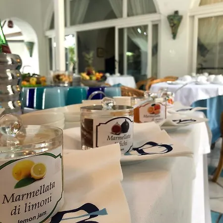 ألبيرغو غاتو بيانكو كابري