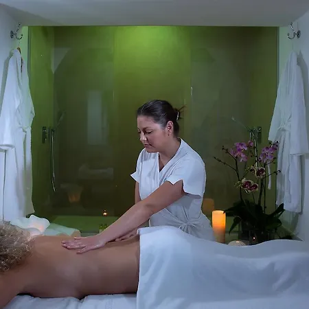 فندق ألبيرغو غاتو بيانكو