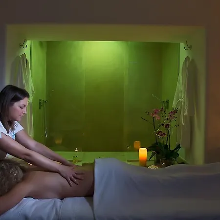 ألبيرغو غاتو بيانكو 4*